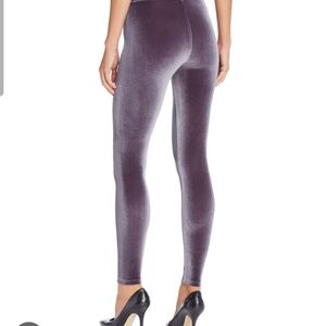 HUE Leggings Velvet Pull on Size L